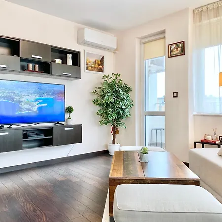 Sunny & Cozy Apartment For 4 Guests Plovdiv Exterior photo