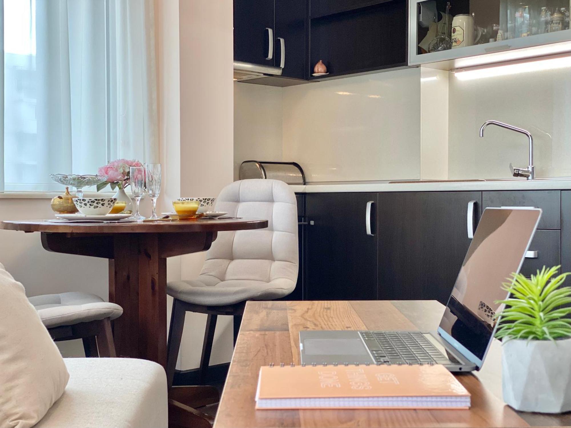 Sunny & Cozy For 4 Guests *