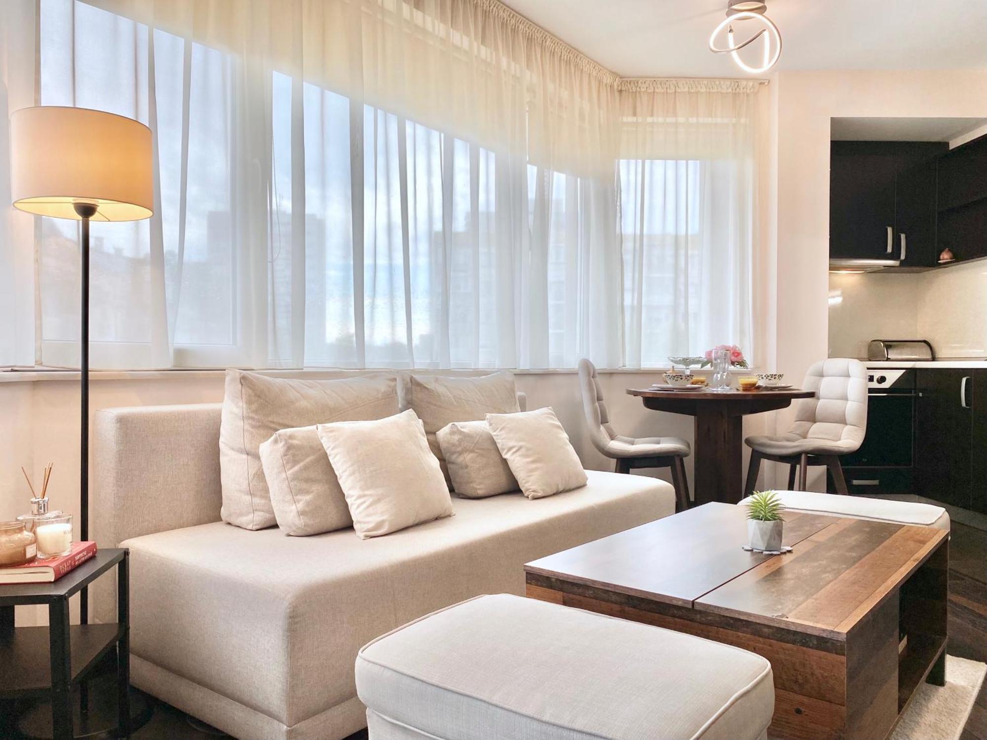 דירה Sunny & Cozy For 4 Guests